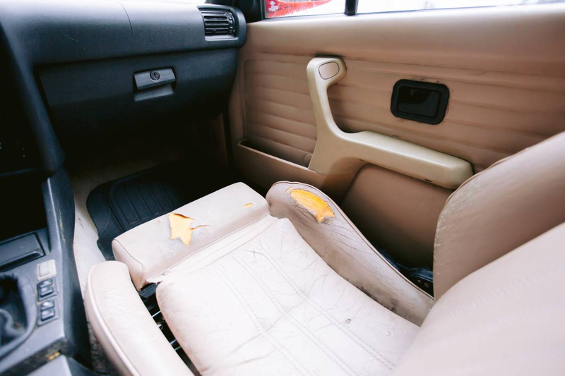 Illustration for article titled At $2,990, Could This 1988 BMW 325i Convertible Be The Ride For Your Endless Summer?